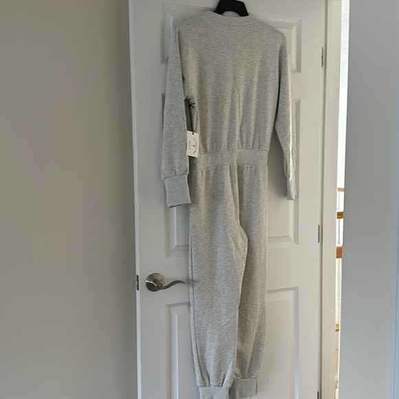 ELECTRIC & ROSE ULTRA SOFT Fleece Lined Button Down V Neck Jumpsuit (S) BNWT - Picture 6 of 10